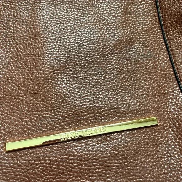 Steve Madden large brown leather tote with matching brown leather bag/wristlet - Picture 3 of 7